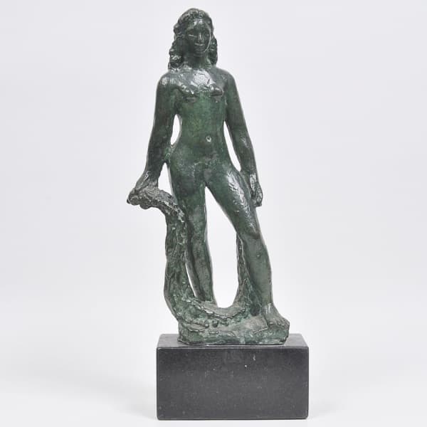 BRUNO GIORGI - "Banhista", escultura em bronze patinado. Base em granito preto. Med. 48 x 10 x 20 cm. Altura coma base 59 cm. — Bruno Giorgi