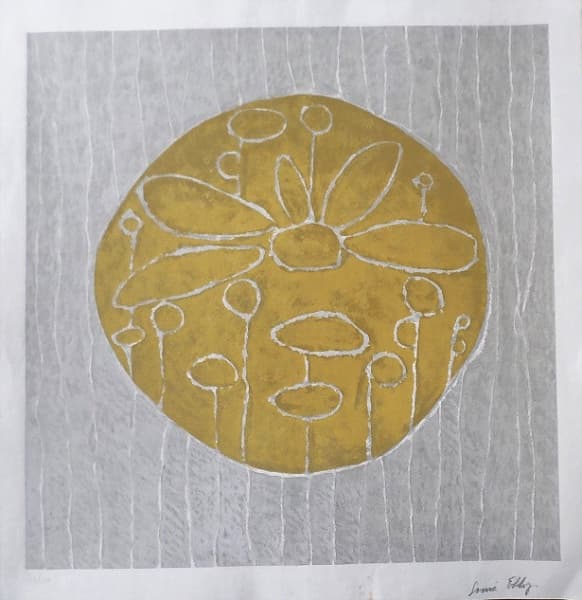 SONIA EBLING, Círculo com Flores, litografia, 57 x 55cm, assinada e numerada 49/100, sem moldura. — SÔNIA EBLING