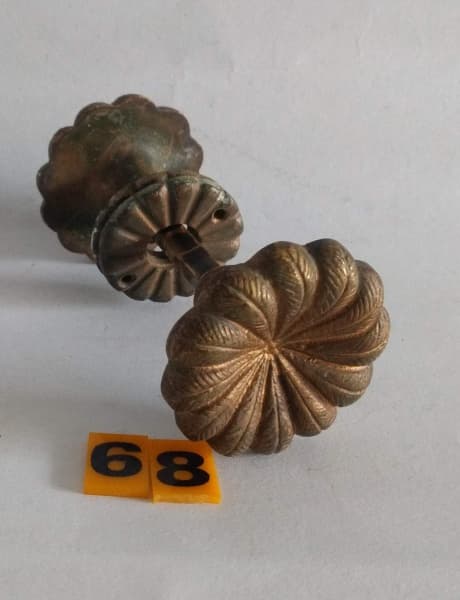 COLECIONISMO-Antiga e belíssima esta maçaneta exuberantemente elaborada em bronze, década de 30, adquirida em demolição de mansão RJ. Grande oportunidade. — COLECIONISMO