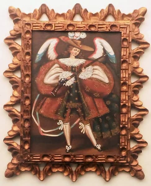 ESCOLA CUZCO . SÉC XIX -ANJO ARQUEBUZEIRO. ÓLEO SOBRE TELA ,MOLDURA EM MADEIRA ESCULPIDA E DOURADA . MEDIDAS : 46 CM X 34 CM . — ESCOLA CUZCO . SÉC XIX