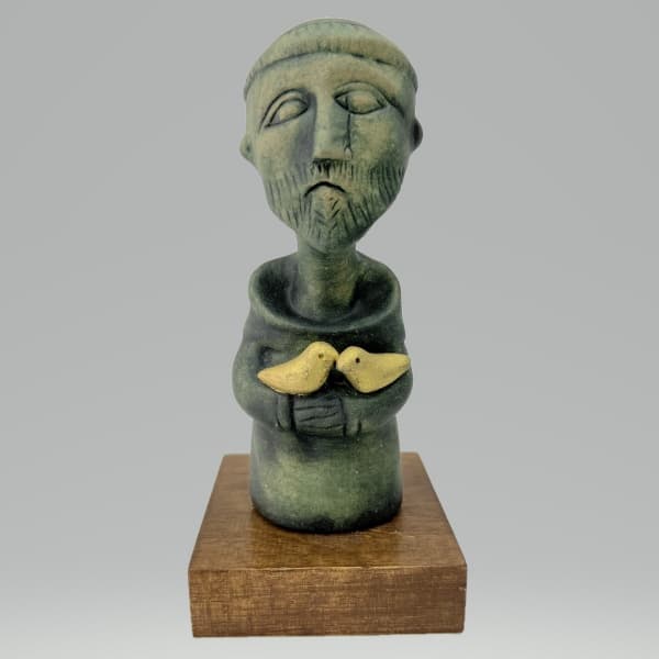 INOS CORRADIN - "São Francisco" - escultura em madeira - 17 cm de altura - assinado no verso. — Inos Corradin