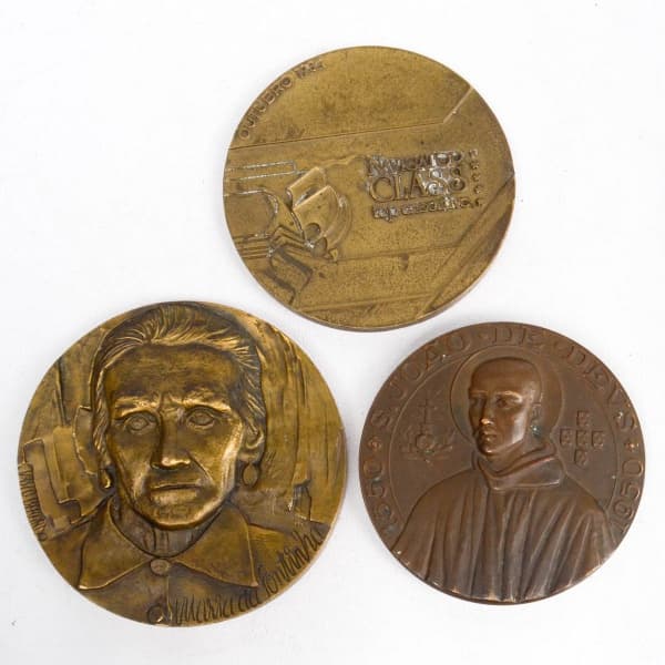 NUMÍSMÁTICA- TRÊS MEDALHAS EM BRONZE " CASA MUSEU MARIA FRONTINHA", JOÃO DE VS 1950" NAVIGATOR CLASS TOP EXECUTIVE". MEDIDA: 9 CM/8 CM/ 7,5 CM. — NUMISMÁTICA