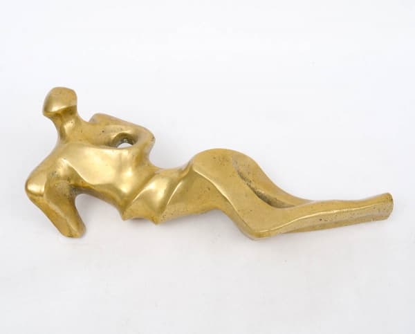 VINTAGE- BELA ESCULTURA CONTEMPORÃNEA EXECUTADA EM BRONZE RICAMENTE TRABALHADA. MEDIDA: 10 X 32 X 12 XCM. — VINTAGE