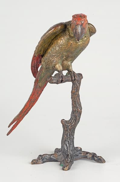 FRANZ BERGMANN (Atribuído) "ARARA" Escultura em bronze policromado - 18cm - peso 800g — FRANZ BERGMANN