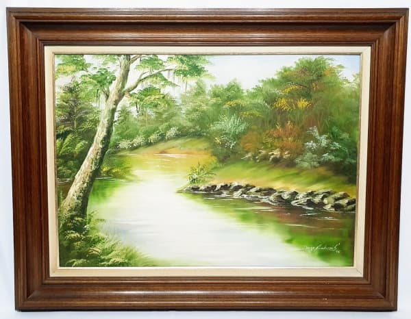 DEIZE NICOLUSSI DE SOUZA - Belíssima e elegante pintura finamente executada em técnica de óleo sobre tela, representando linda paisagem rica em cores e movimentos. Assinada no C.I.D. datada de 1998. Mede 50 x 70 cm. Enquadrada em moldura de madeira nobre trabalhada medindo 70 x 90 cm. Bom estado de conservação, moldura no estado. — DEIZE NICOLUSSI DE SOUZA