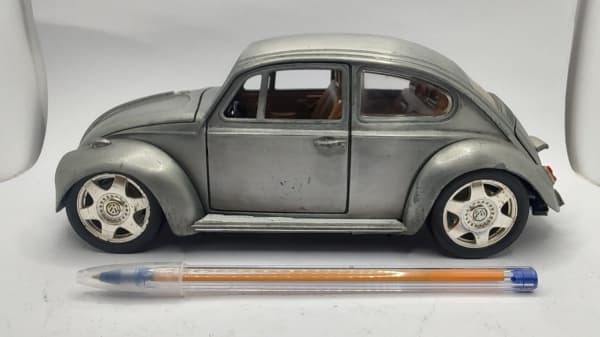 Miniatura Volkswagen Fusca, escala 1/18, item conforme fotos, pintura em aço escovado, item de colecionador — Miniatura Volkswagen Fusca