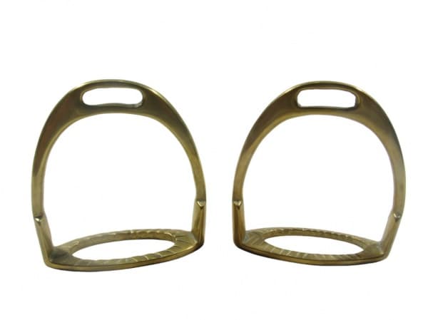 BRONZE, par de estribos confeccionado em bronze decorados com frisos. Medidas 9 x 8 cm — BRONZE