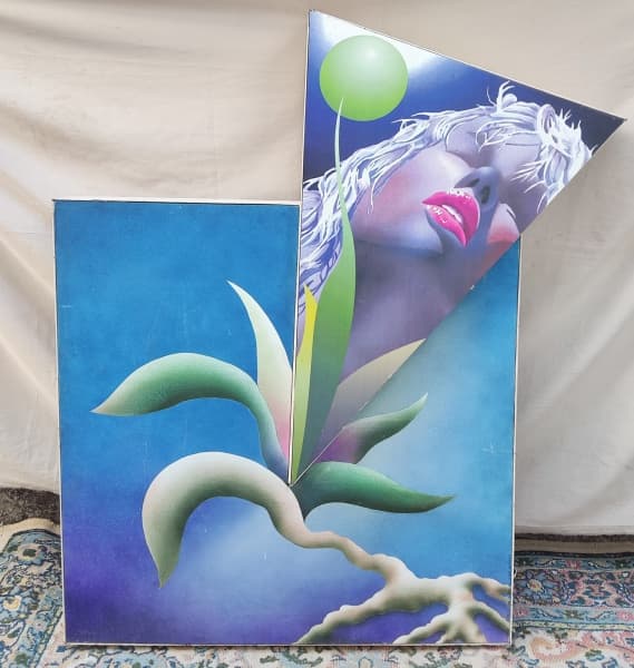 FRANCIA PONTES DE MIRANDA, composição, pintura fixada em suporte com extenção em plotter, assinado no CID, painel com iluminação interna não testada, verso: autenticado e intitulado Reviver, medindo 100x100cm mais a extensão de 40cm para cima e 20cm para o lado direito, (Francisca Maria Cavalcanti Pontes de Miranda, 1947, Rio de Janeiro, RJ, pintora e desenhista, formou-se em Design e Artes Plásticas pela École Cantonale des Beaux-Arts et Art Appliqué de Lausanne na Suíça; Cursou na École du Lou — FRANCIA PONTES DE MIRANDA
