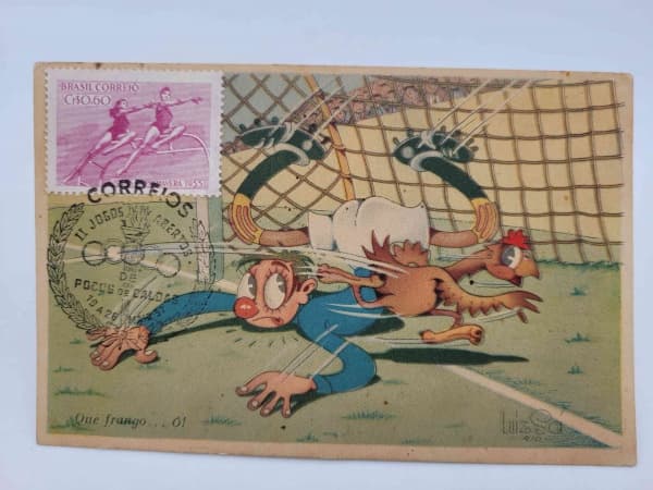 Colecionismo. Cartofilia. Antigo cartão postal Futebol Goleiro Frango - desenho por Luiz Sá. Selo Jogos da Primavera 1955 com carimbo II Jogos Abertos de Poços de Caldas 19-26 de maio de 1957. — COLECIONISMO