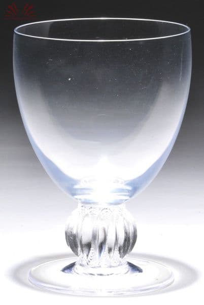 Cálice de licor Lalique — Não identificado