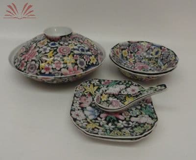 LOTE COMPOSTO POR SETE PEÇAS DE PORCELANA CHINESA — Não identificado