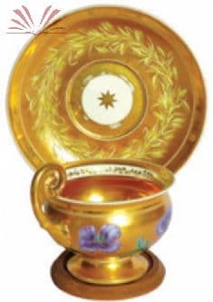 Xícara para caldo com pires em porcelana sobre piédouche, — Não identificado, 1812