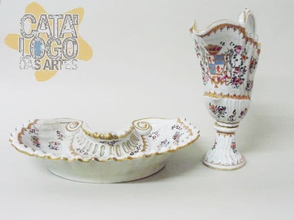 Jarro e bacia em porcelana — Não identificado