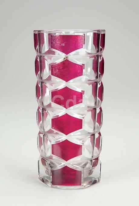 Vaso art deco de cristal overlay bordô — Não identificado