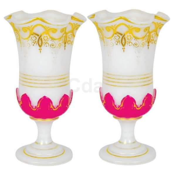 Belo par de vasos em opalina — Não identificado