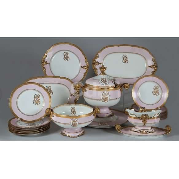 Remanescente de serviço para jantar de porcelana — Não identificado