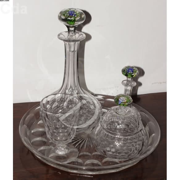 Conjunto de cinco pecas de cristal de fabricação de Baccarat — Não identificado