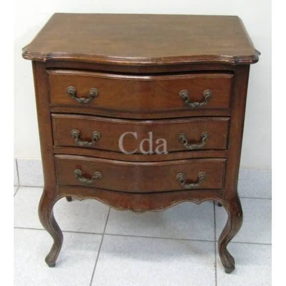 Cômoda em madeira nobre — Não identificado