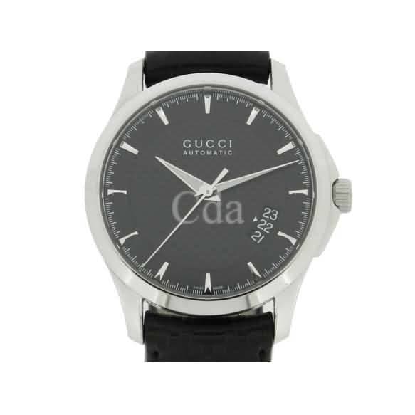 Relógio Gucci. Caixa em aço e pulseira em couro — Não identificado