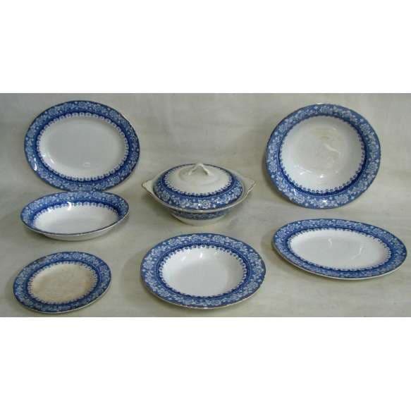Aparelho de jantar em porcelana inglesa — Não identificado