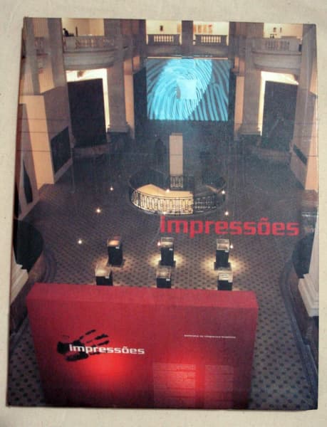 LIVRO - "IMPRESSÕES - PANORAMA DA XILOGRAVURA BRASILEIRA" - 2004. — Não identificado