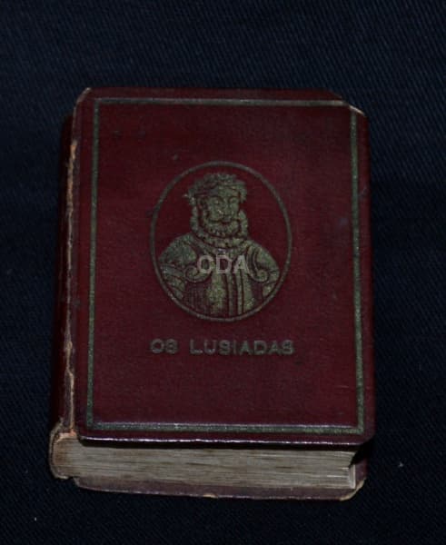 Mini livro edição de Lusiadas. Med: 6 x 4,5 cm. — Não identificado