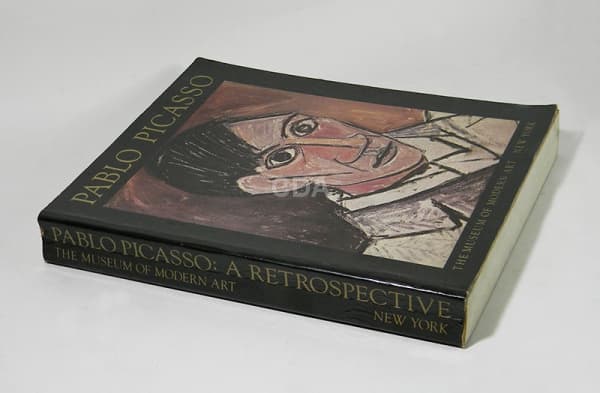 Livro Pablo Picasso: A Retrospective (Museum of Modern Art, New York), publicado em 1980 .Ricamente — Não identificado