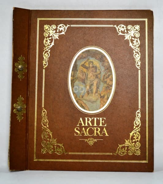 Livro de arte sacra com reproduções dos artistas do século XV. — Não identificado
