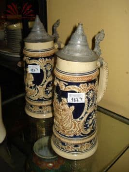 Dois tankards de faiança alemã — Não identificado