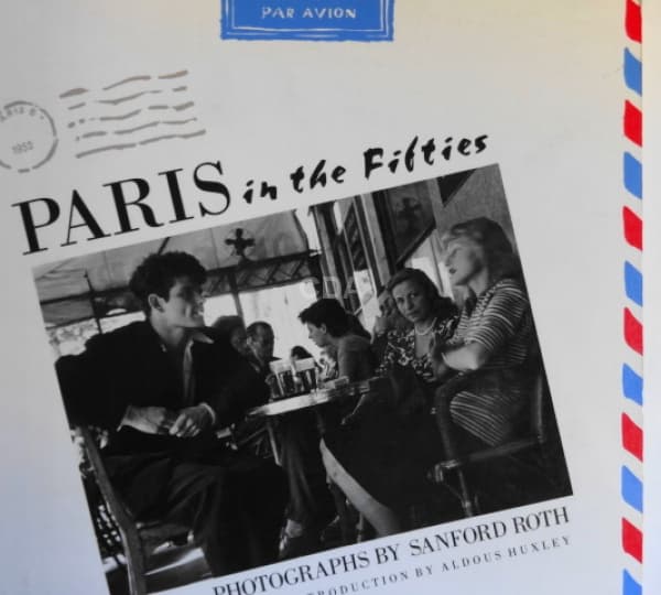 Paris in the Fifties - Livro de capa dura com 134 páginas ricamente ilustradas. Livro em inglês. — Não identificado