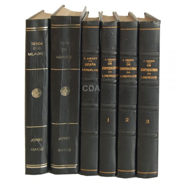 JORGE AMADO (Itabuna 1912 - Salvador 2001). Autor de 49 obras literárias, seus livros foram adaptado — Não identificado