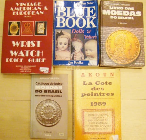 Livros - Lote composto por sete livros: Semestriel Des Arts 03 - Art Price Annual 1989 - Adec 87 - A — Não identificado