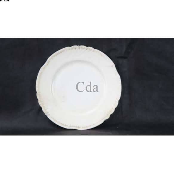 Prato de porcelana — Não identificado