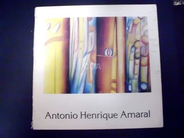Livro,"Antonio Henrique Amaral", brochura, ricamente ilustrado. — Não identificado