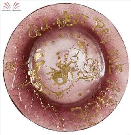 Ceci nést pas une assiette — Salvador Dali