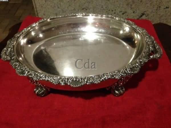 Rechaud oval de metal — Não identificado