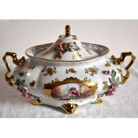 Sopeira em Porcelana Europeia — Não identificado
