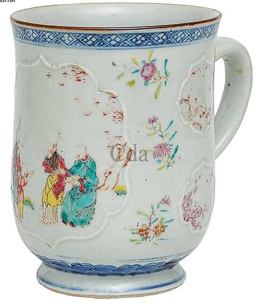Mug levemente piriforme — Não identificado