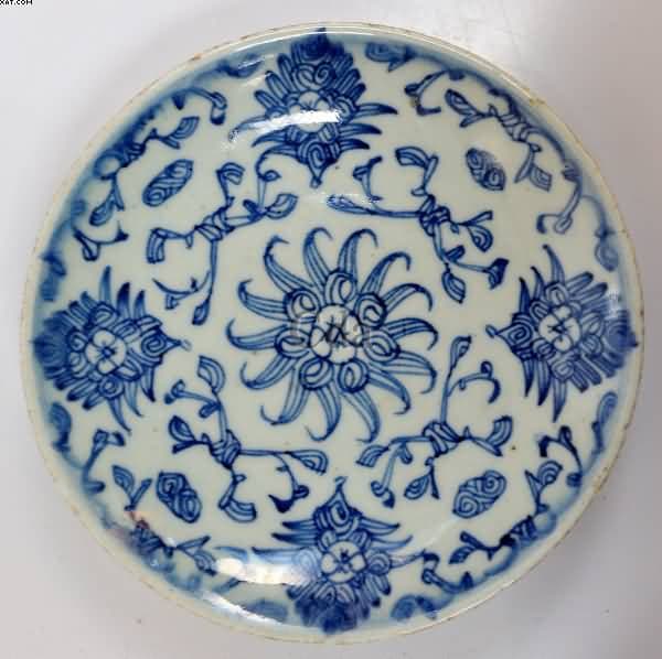 Prato de porcelana — Não identificado