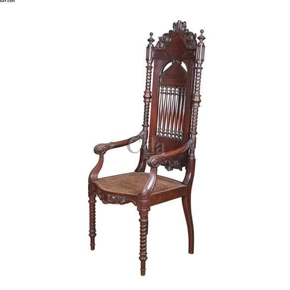 Trono de inspiração gótica de jacarandá — Não identificado