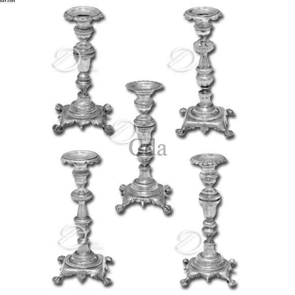 Conjunto de cinco castiçais de prata — Não identificado