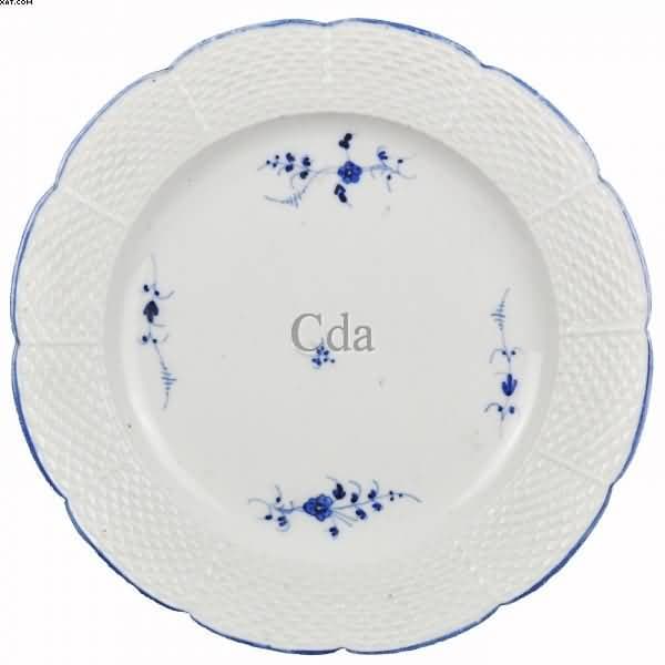Prato em porcelana — Não identificado