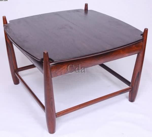 Mesa de centro quadrada modelo Arimelo — Sérgio Rodrigues