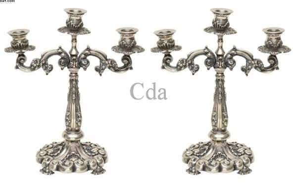 Par de candelabros em prata portuguesa — Não identificado