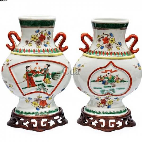 Par de vasos em porcelana — Não identificado