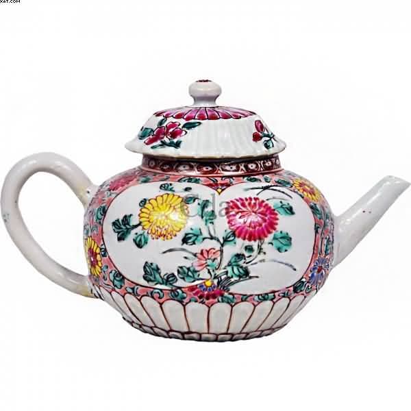 Bule em porcelana — Não identificado