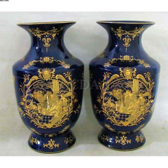 Par de vasos em porcelana — Não identificado