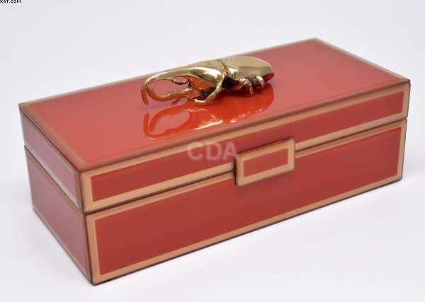 Elegante caixa retangular — Não identificado