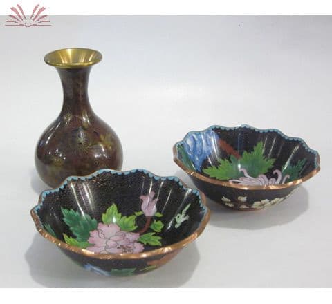 Lote com par de bowls e um floreiro — Não identificado
