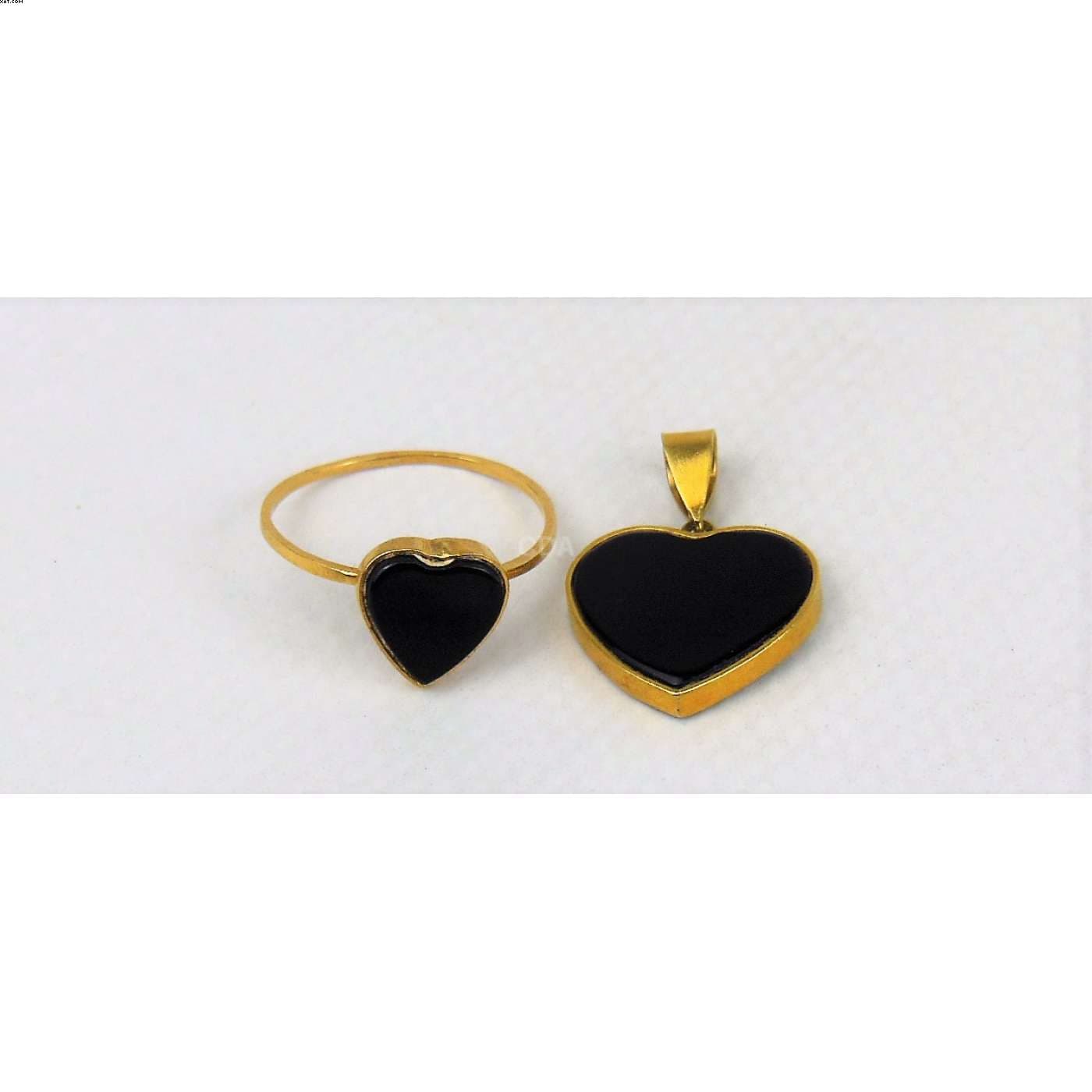 Conjunto de anel e pingente em ouro — Não identificado